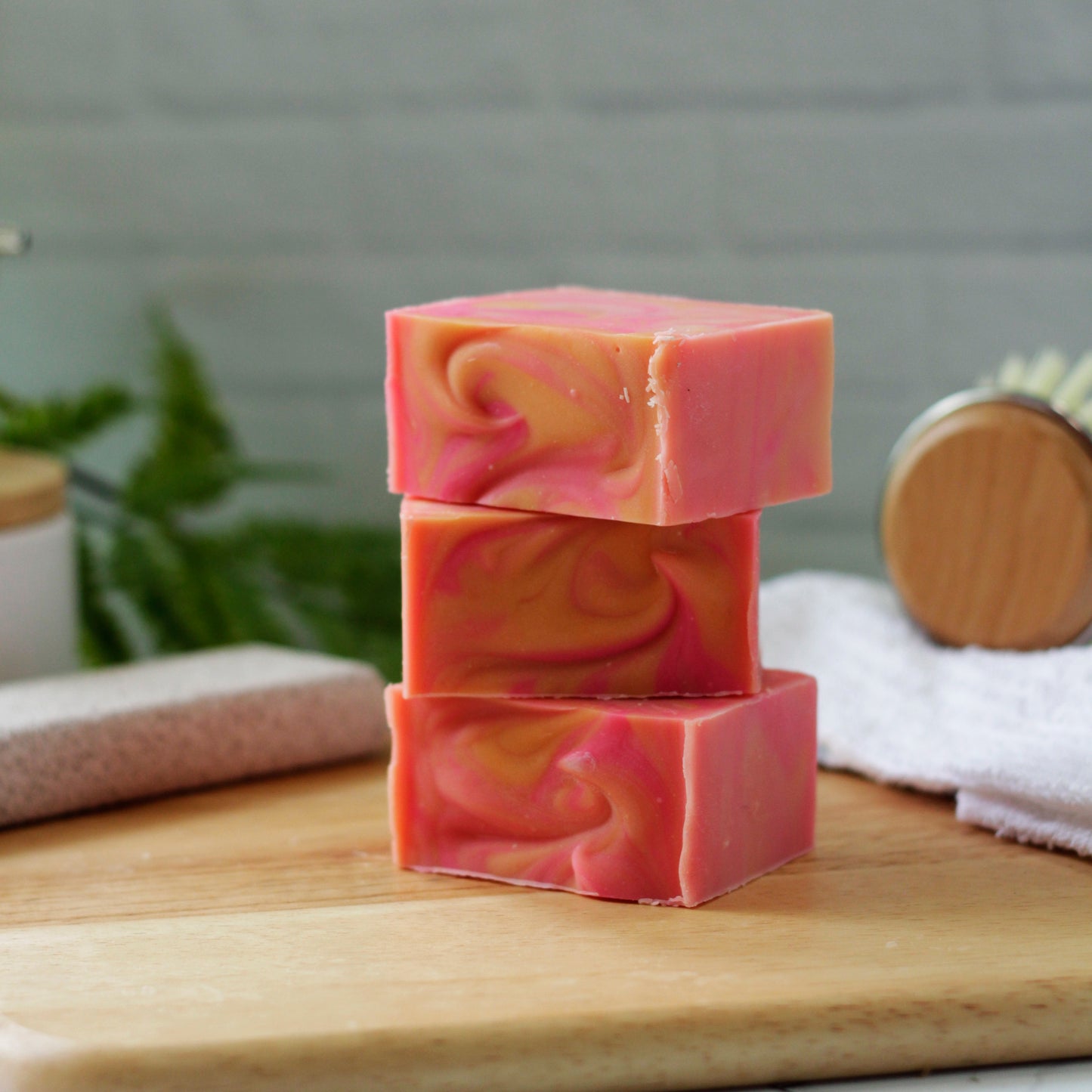 SPARKLING PEACH Moss + Pearl Soap Company