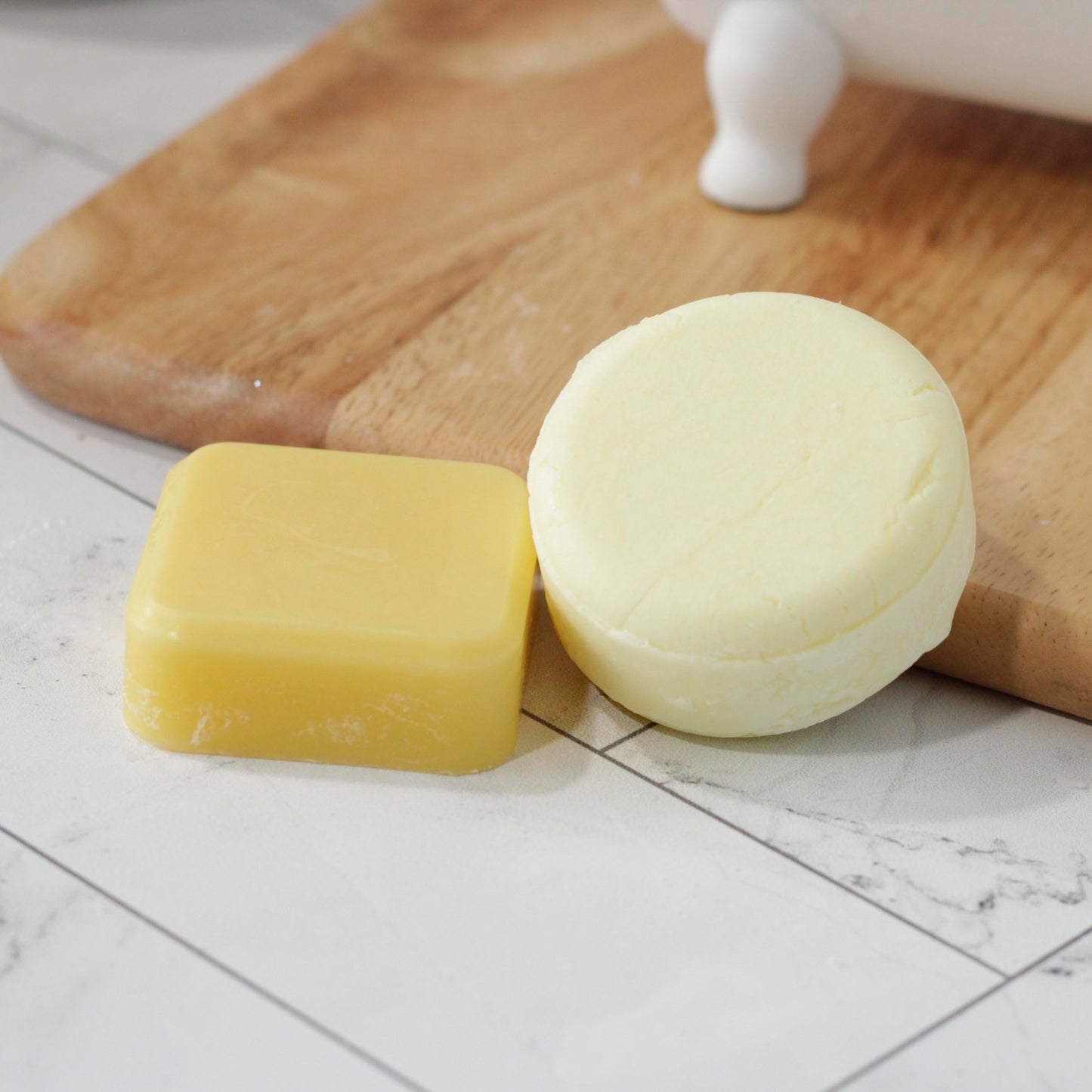 OAKMOSS + AMBER SOLID SHAMPOO Moss + Pearl Soap Company